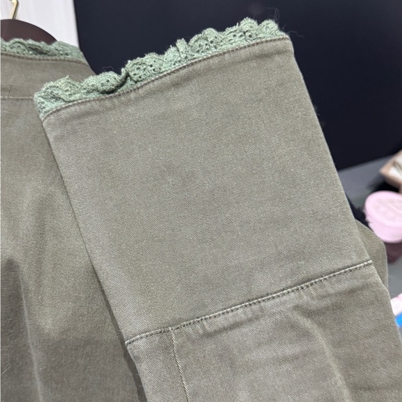🌿 Vintage Olive Green Jacket with Lace Trim – Romantic Utility Vibes! ✨ 🌿 - Picture 13 of 16